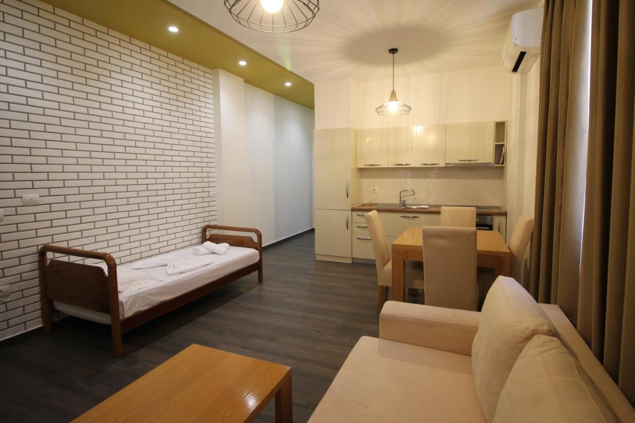 Sunrise Luxury Apartments Sarandë Esterno foto