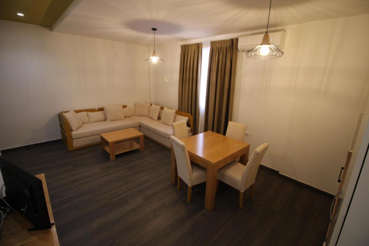 Sunrise Luxury Apartments Sarandë Esterno foto