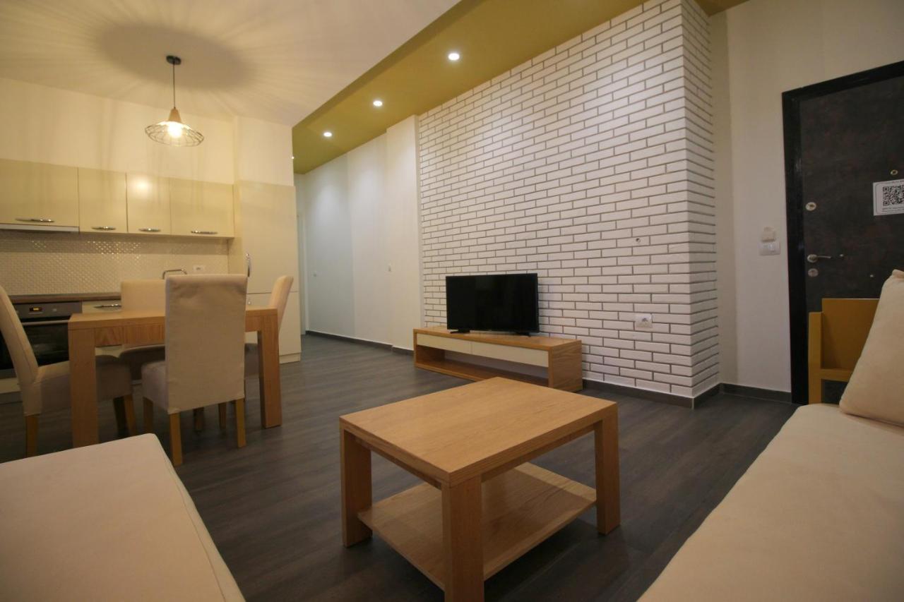 Sunrise Luxury Apartments Sarandë Esterno foto
