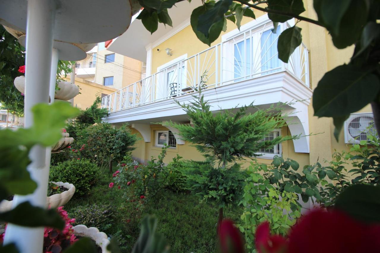 Sunrise Luxury Apartments Sarandë Esterno foto