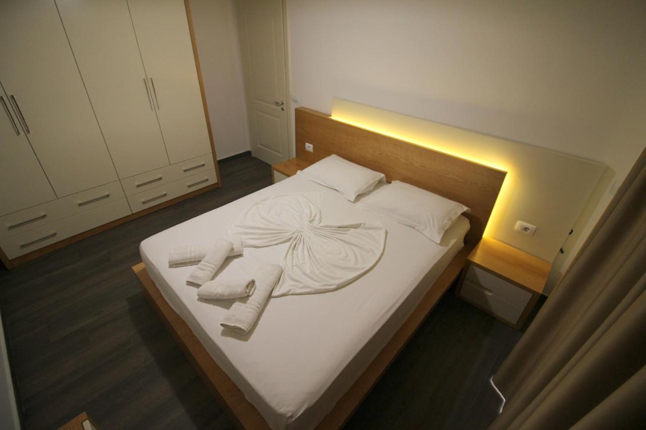 Sunrise Luxury Apartments Sarandë Esterno foto