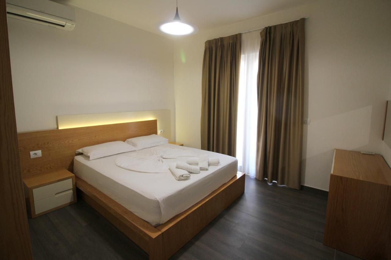 Sunrise Luxury Apartments Sarandë Esterno foto