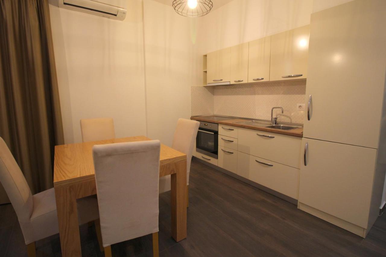 Sunrise Luxury Apartments Sarandë Esterno foto