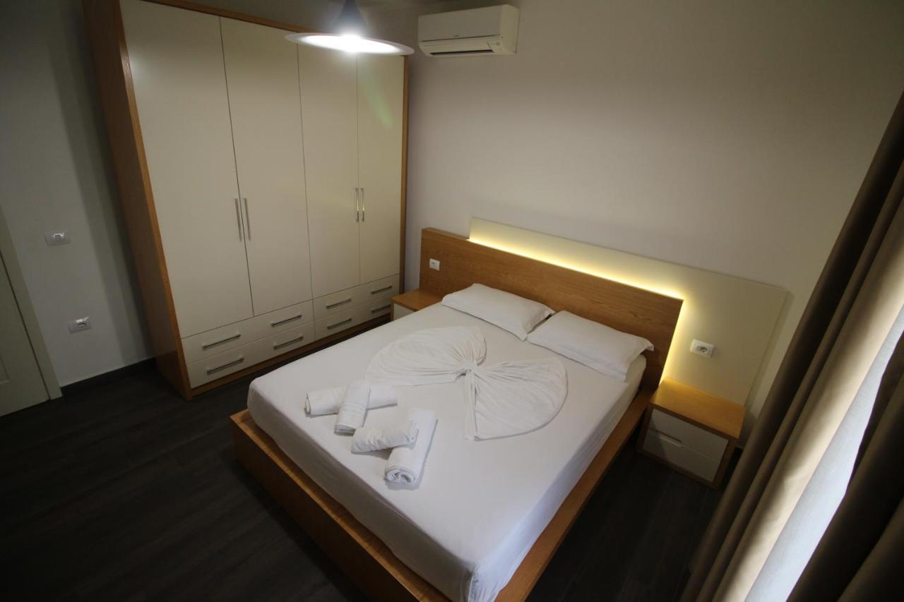 Sunrise Luxury Apartments Sarandë Esterno foto