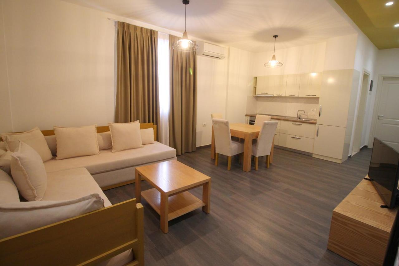 Sunrise Luxury Apartments Sarandë Esterno foto