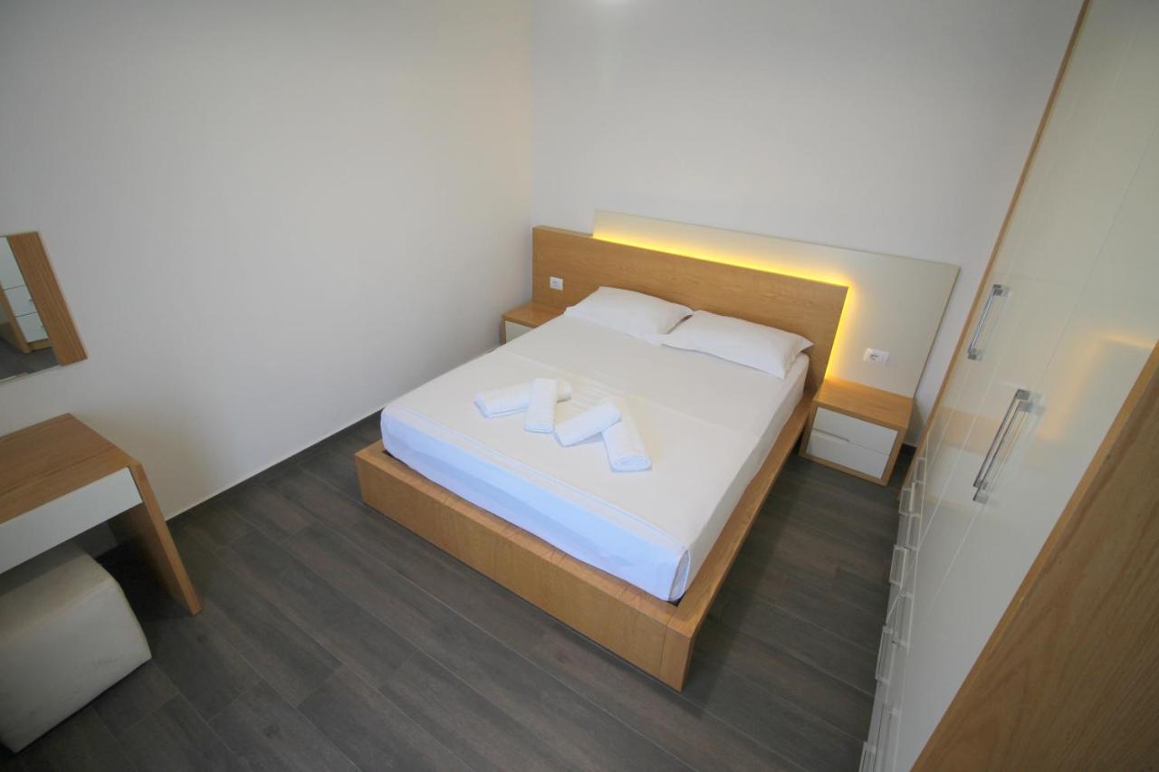 Sunrise Luxury Apartments Sarandë Esterno foto