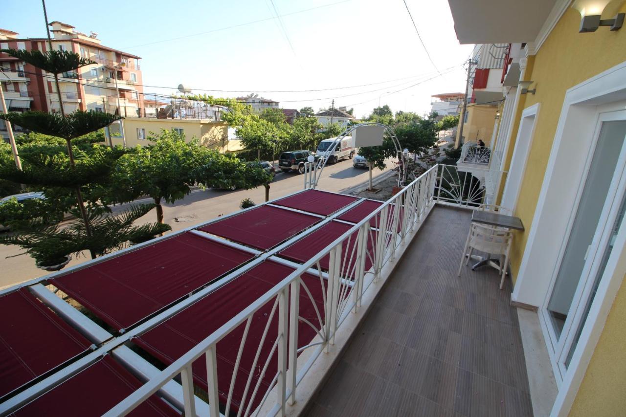 Sunrise Luxury Apartments Sarandë Esterno foto