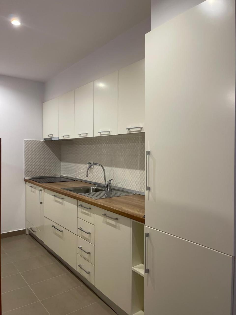 Sunrise Luxury Apartments Sarandë Esterno foto
