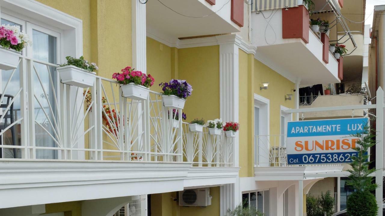Sunrise Luxury Apartments Sarandë Esterno foto