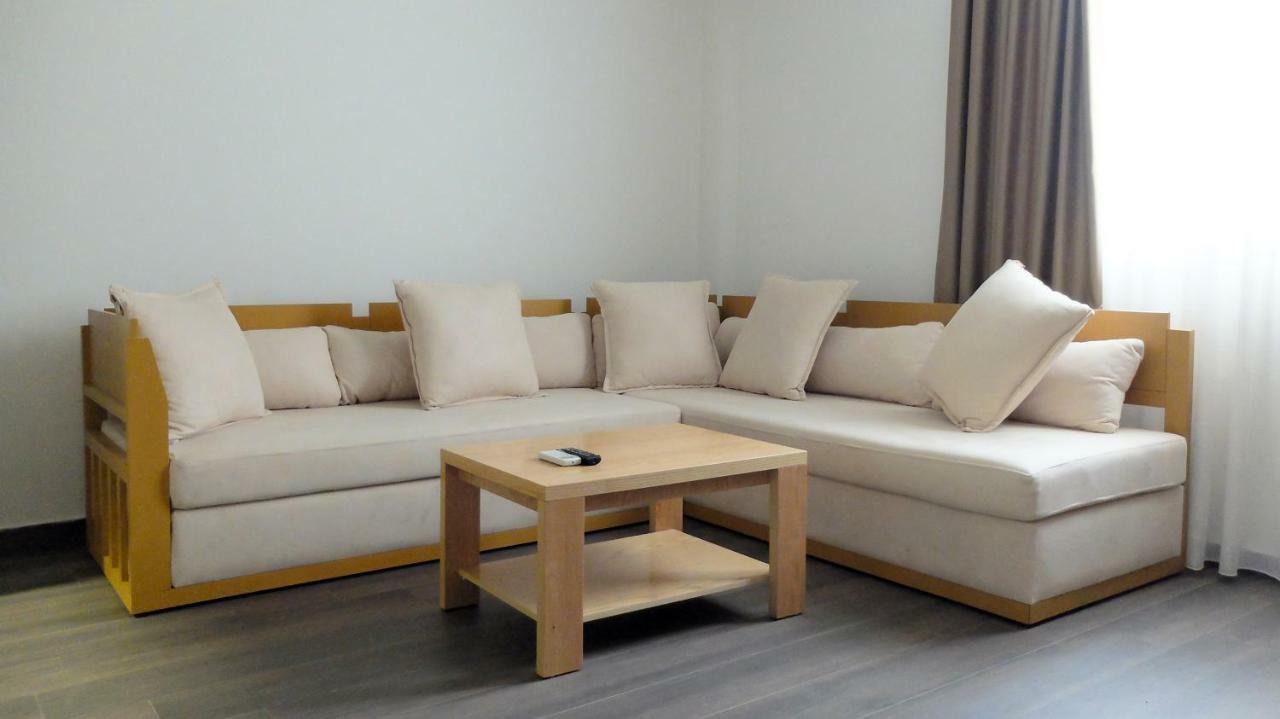 Sunrise Luxury Apartments Sarandë Esterno foto