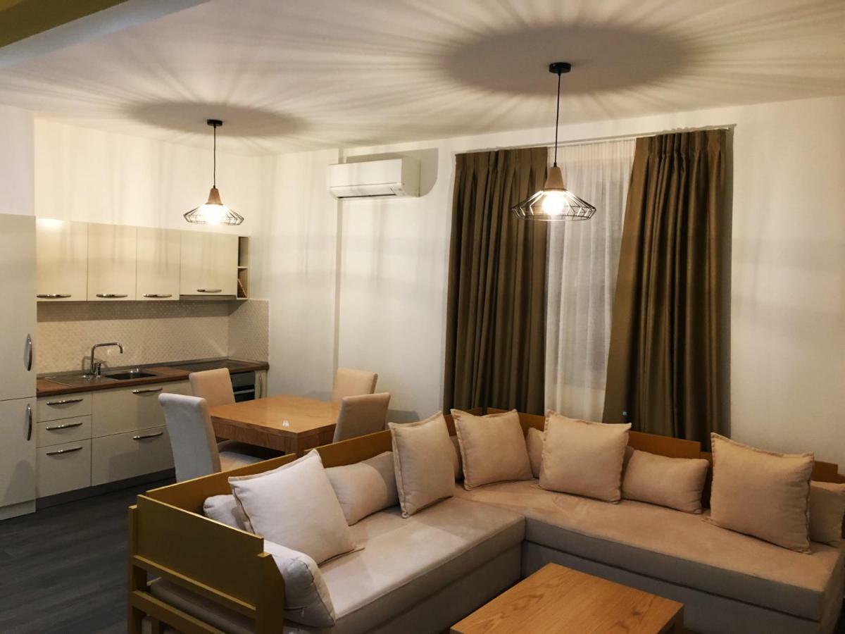 Sunrise Luxury Apartments Sarandë Esterno foto