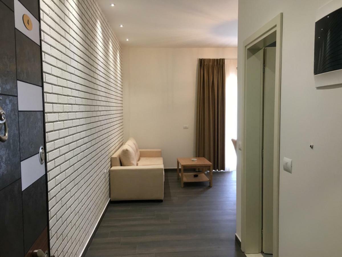 Sunrise Luxury Apartments Sarandë Esterno foto